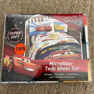 Brand new Disney Pixar Cars Lightening McQueen  twin microfiber sheet set